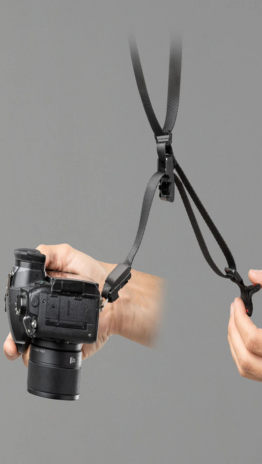 Quick release magnetic buckle camera shoulder strap